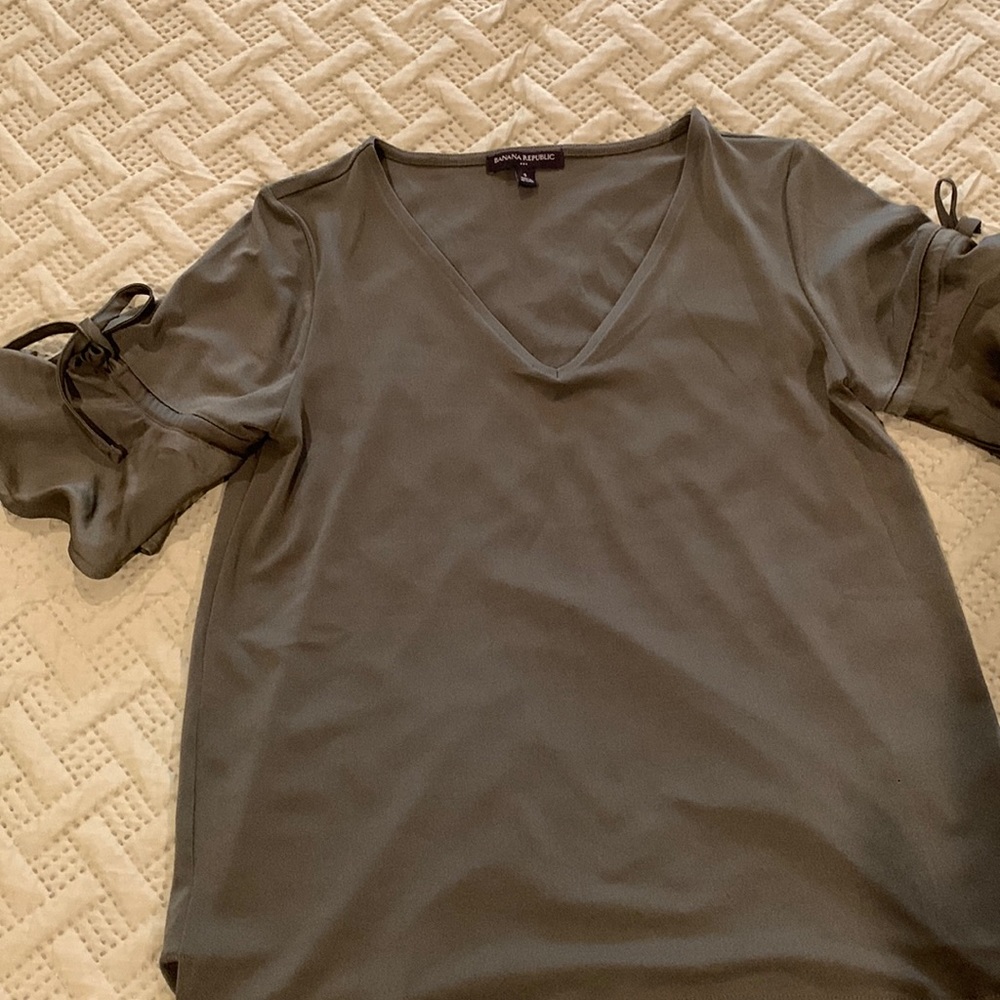 Banana Republic Ruffle Sleeve Shirt